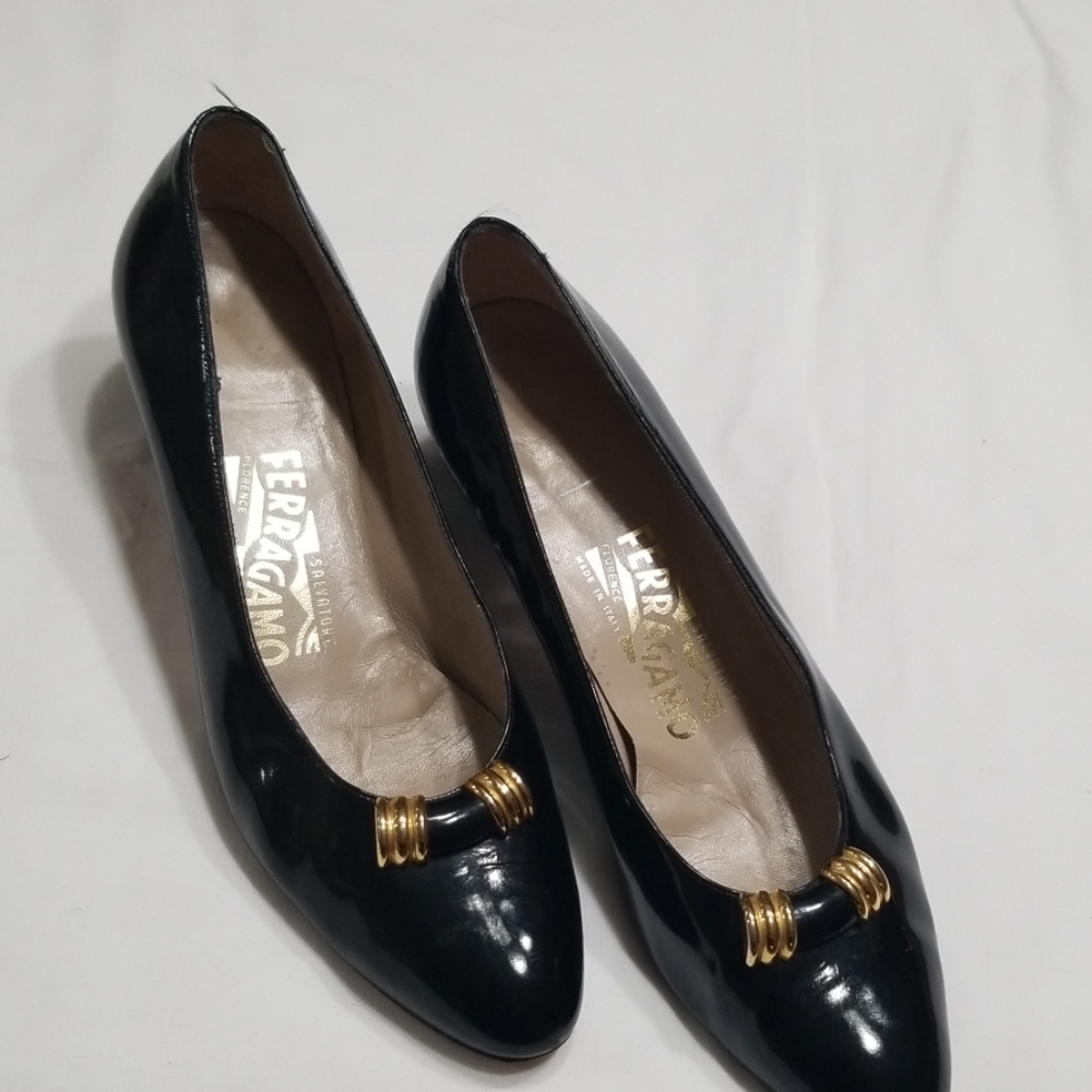 Salvatore Ferragamo Patent leather Pumps
